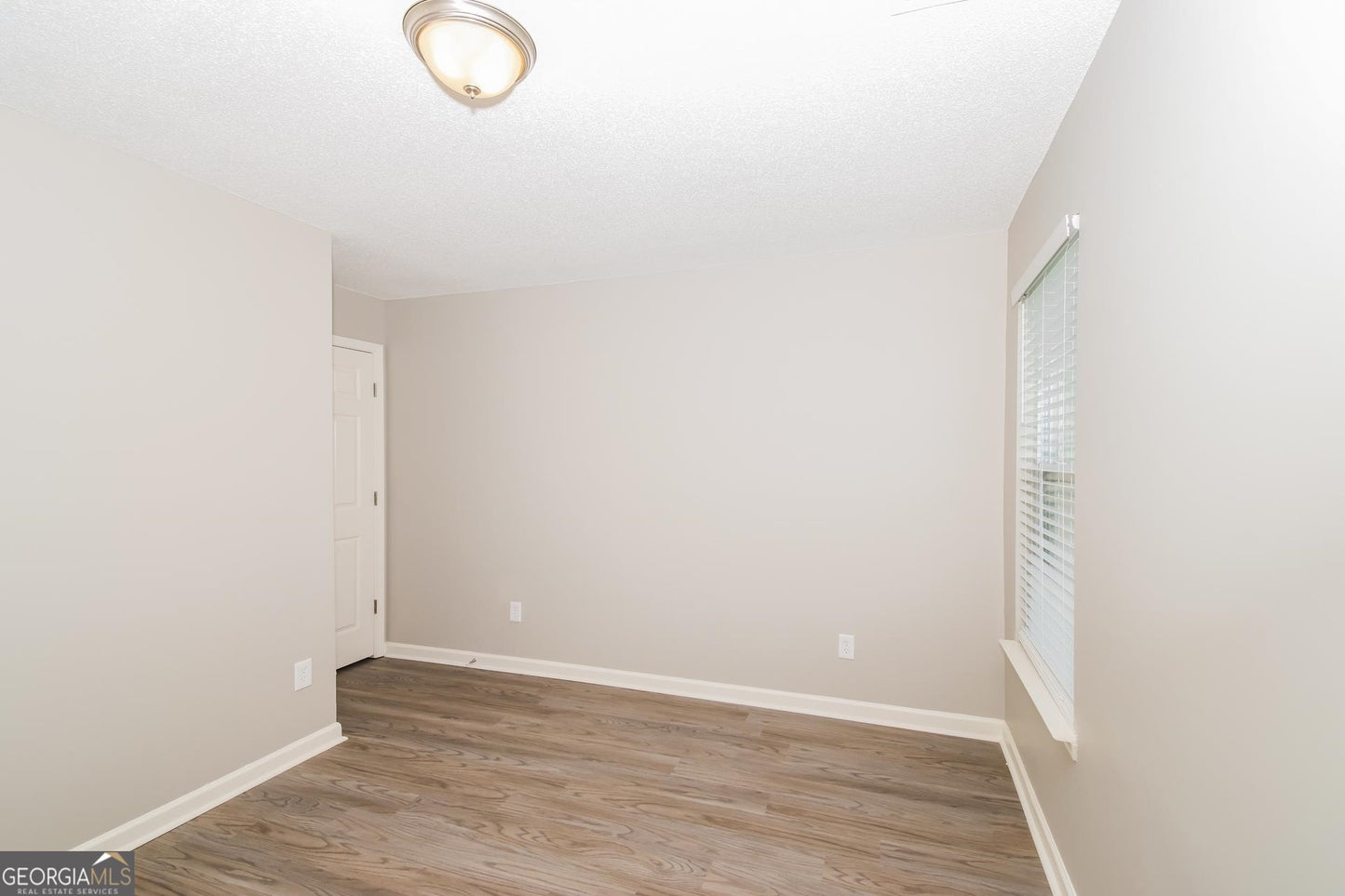 5 bedroom 3 bath house in Douglasville