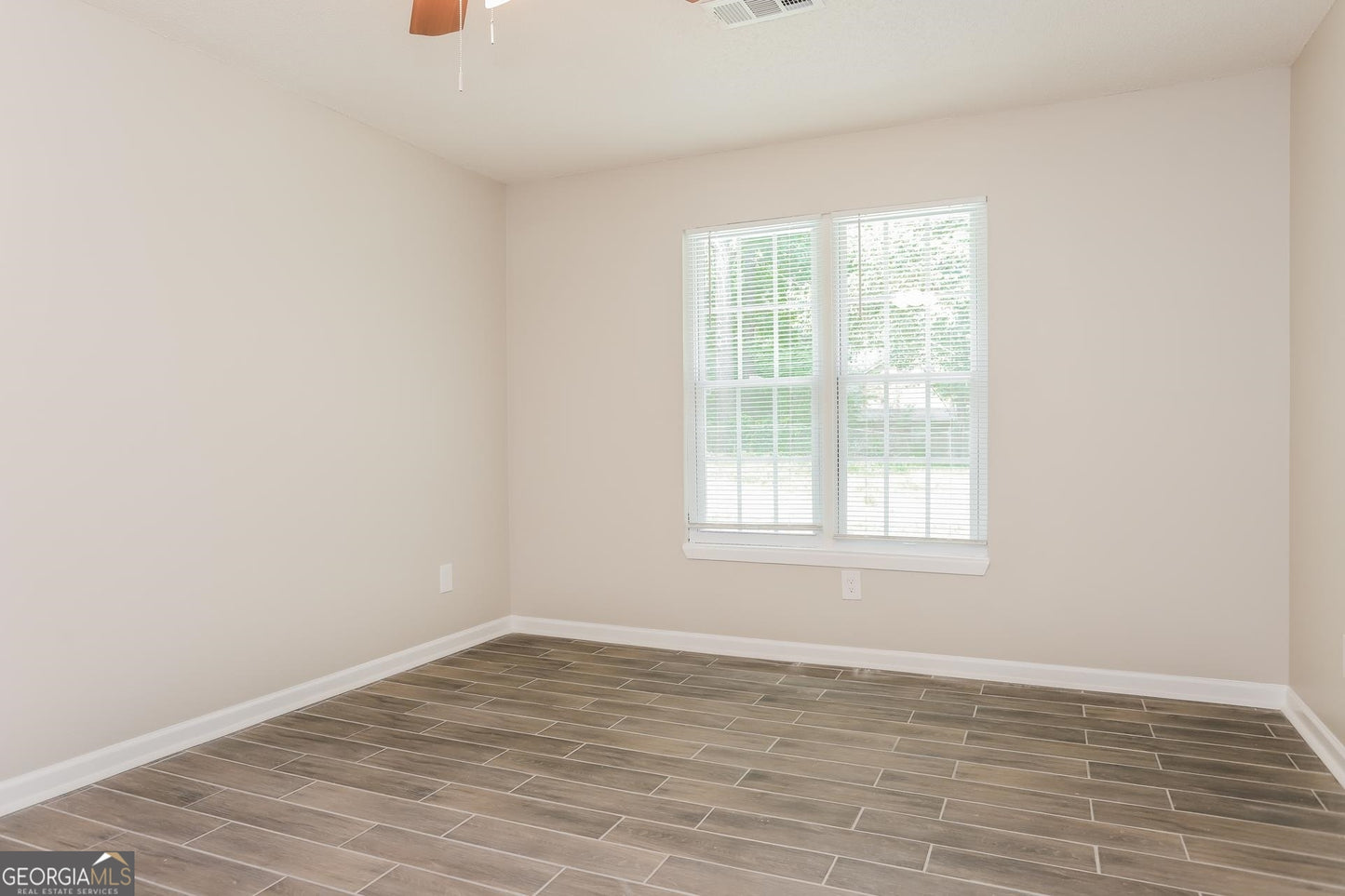 3 bedroom 2 bath house in stone mountain