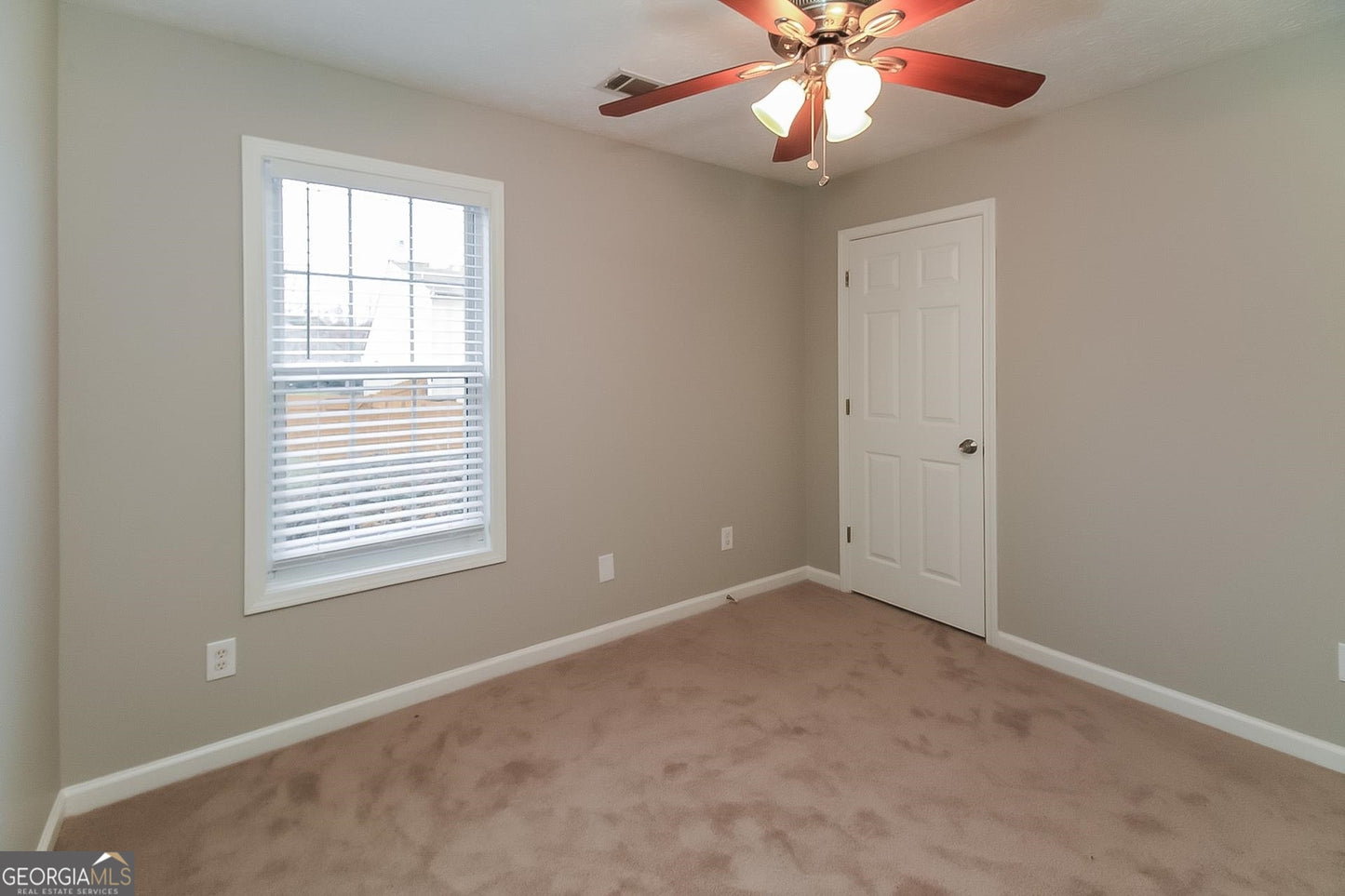 4 bedroom 2.5 bath house in Lithonia