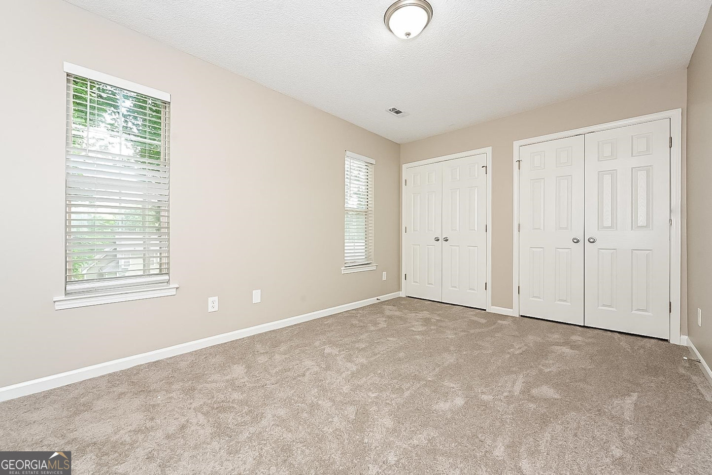 3 bedroom 2.5 bath house in Stockbridge