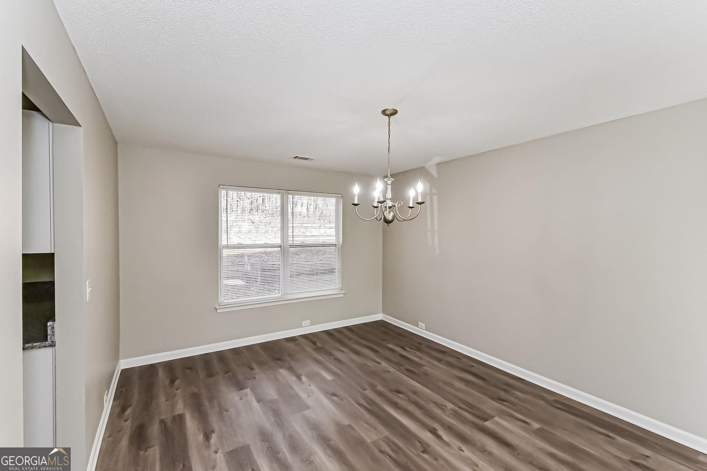 5 bedroom 3 bath house in South Fulton