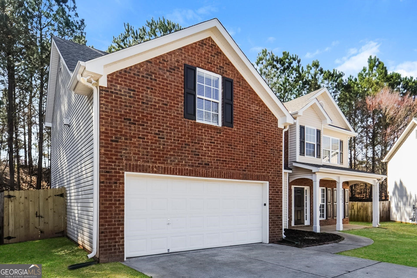 5 bedroom 3 bath house in Mcdonough
