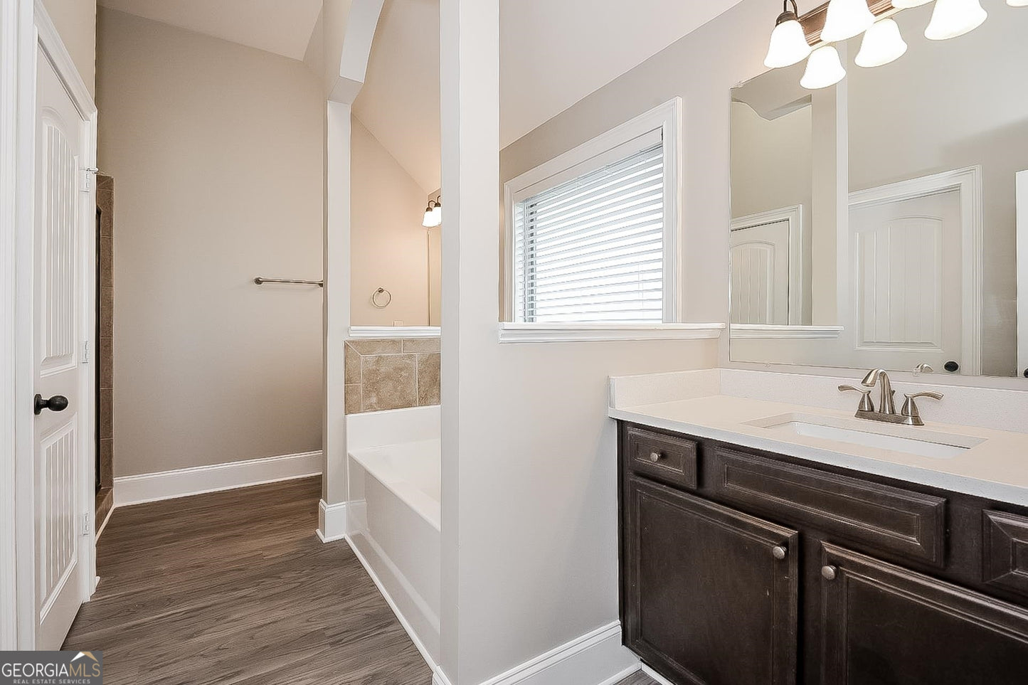 4 bedroom 2.5 bath house in Woodstock