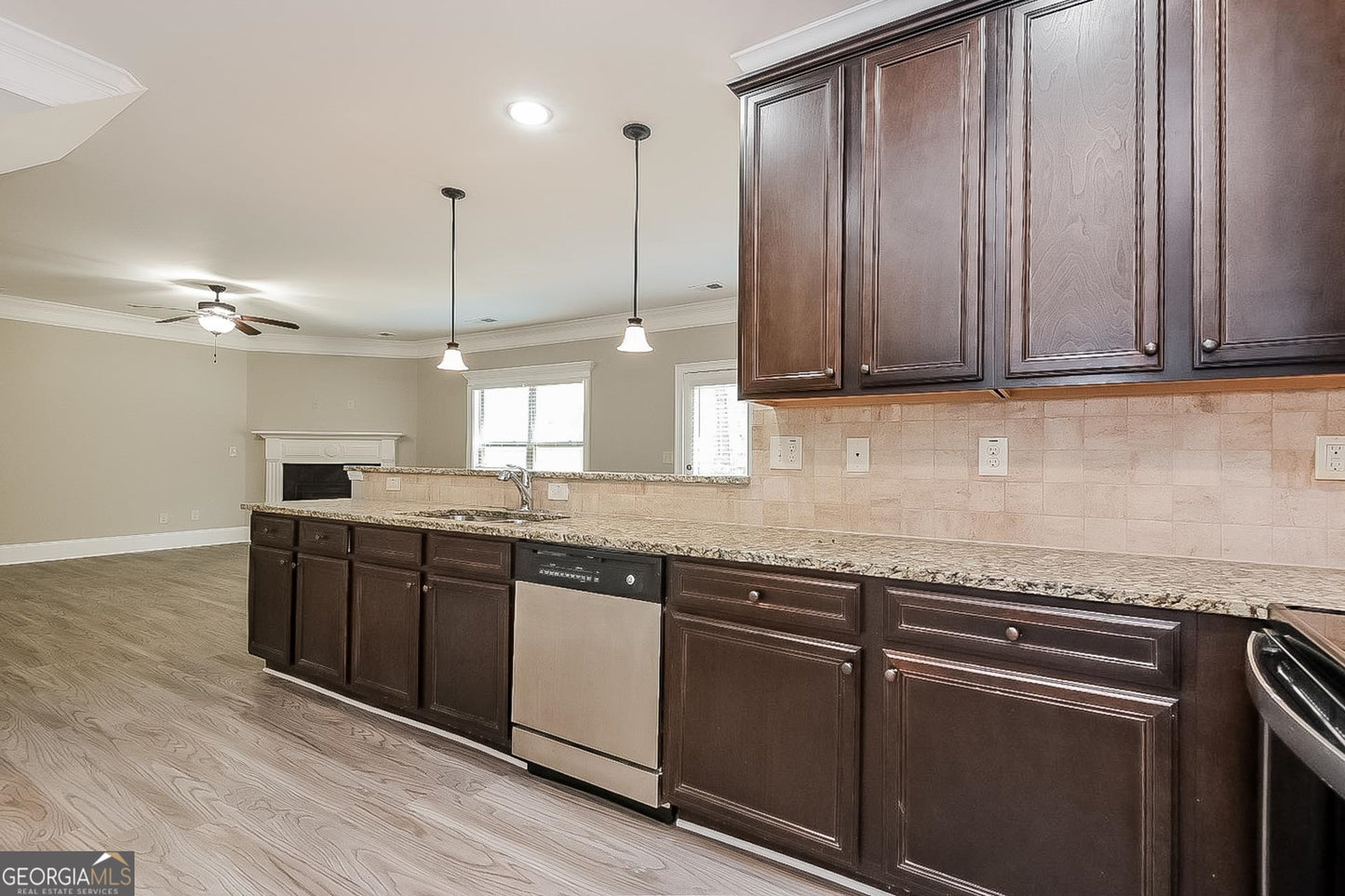 4 bedroom 2.5 bath house in Woodstock