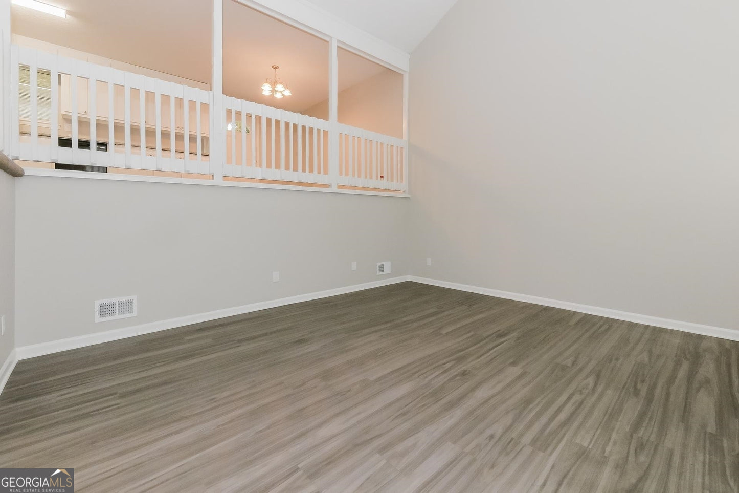 4 bedroom 2.5 bath house in Riverdale