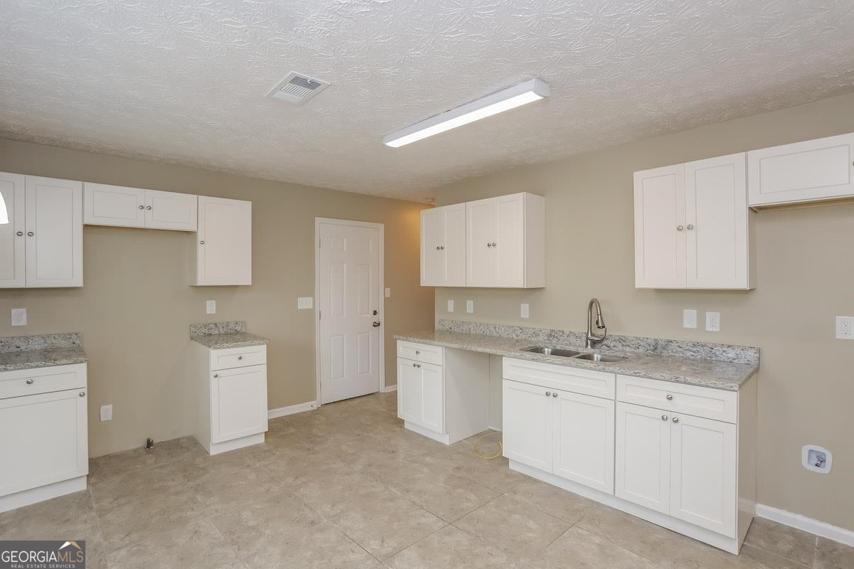 4 bedroom 2.5 bath house in Austell