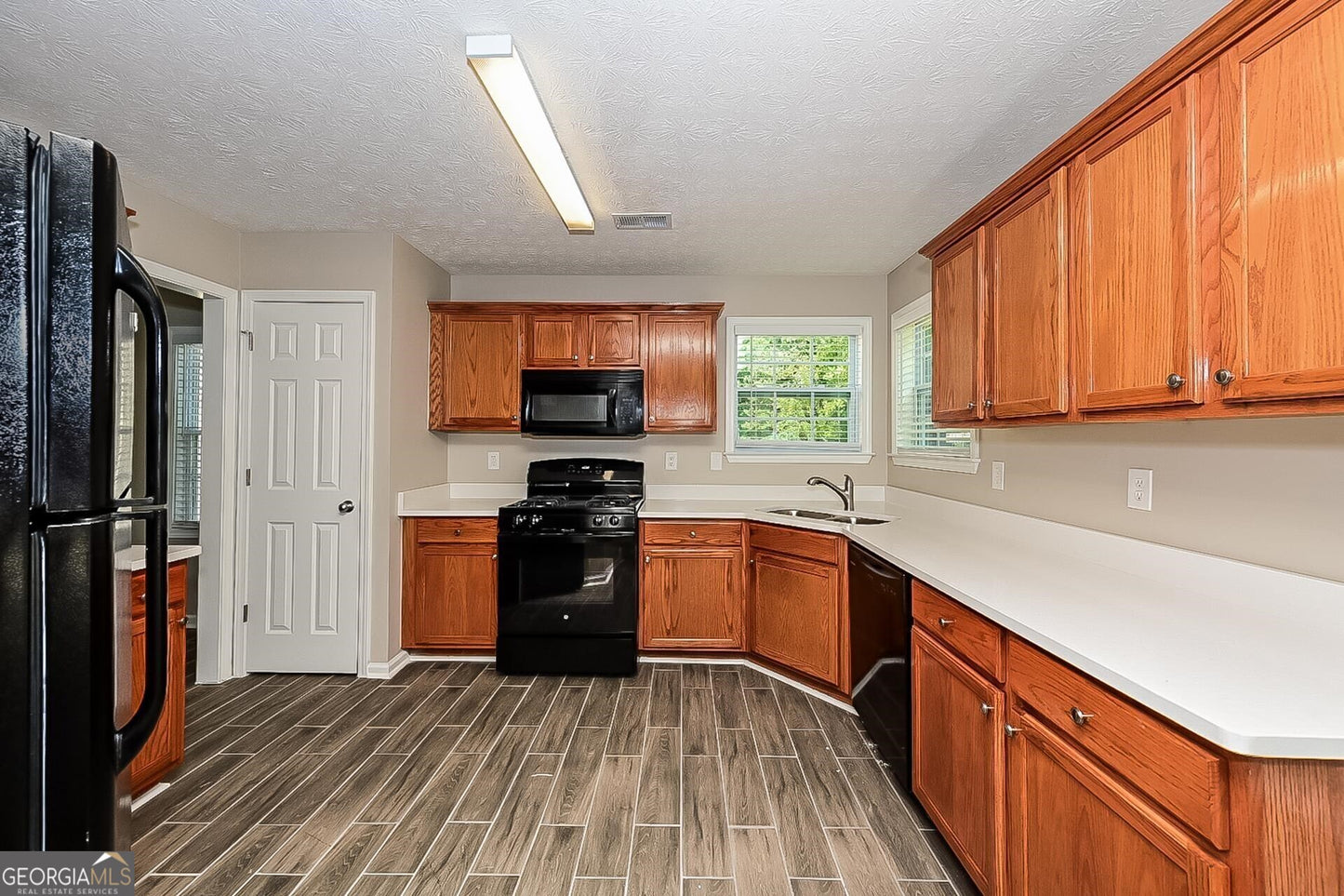 3 bedroom 2.5 bath house in Riverdale