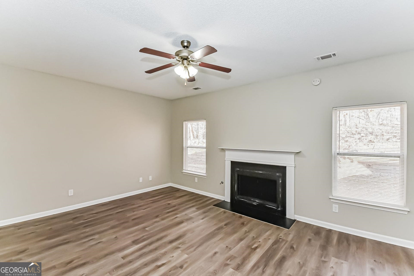 5 bedroom 3 bath house in South Fulton