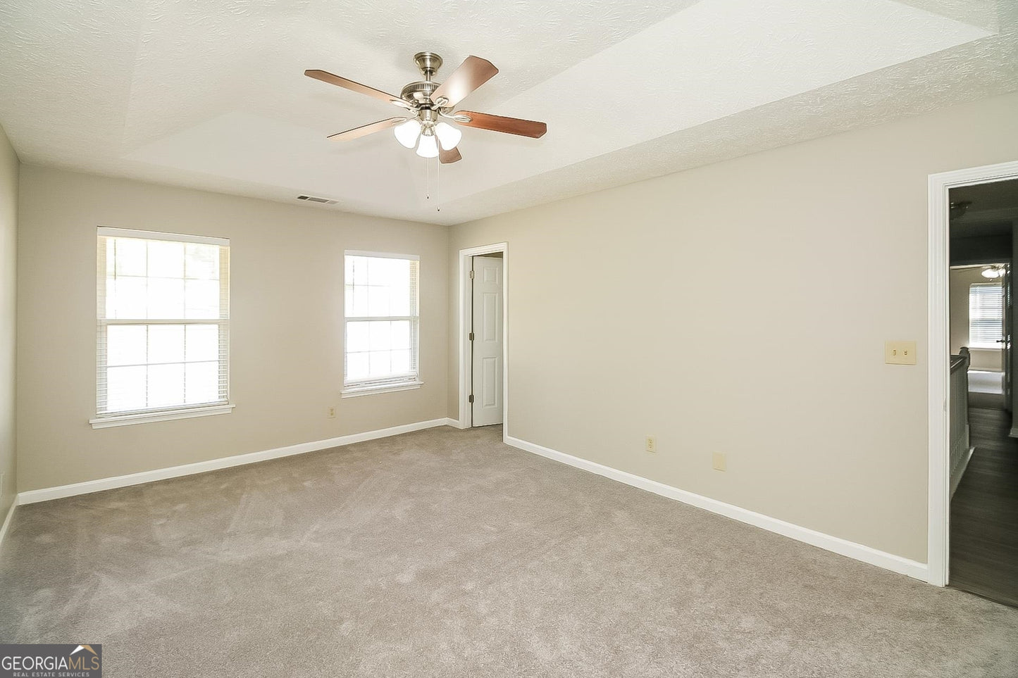 4 bedroom 2 bath house in Riverdale