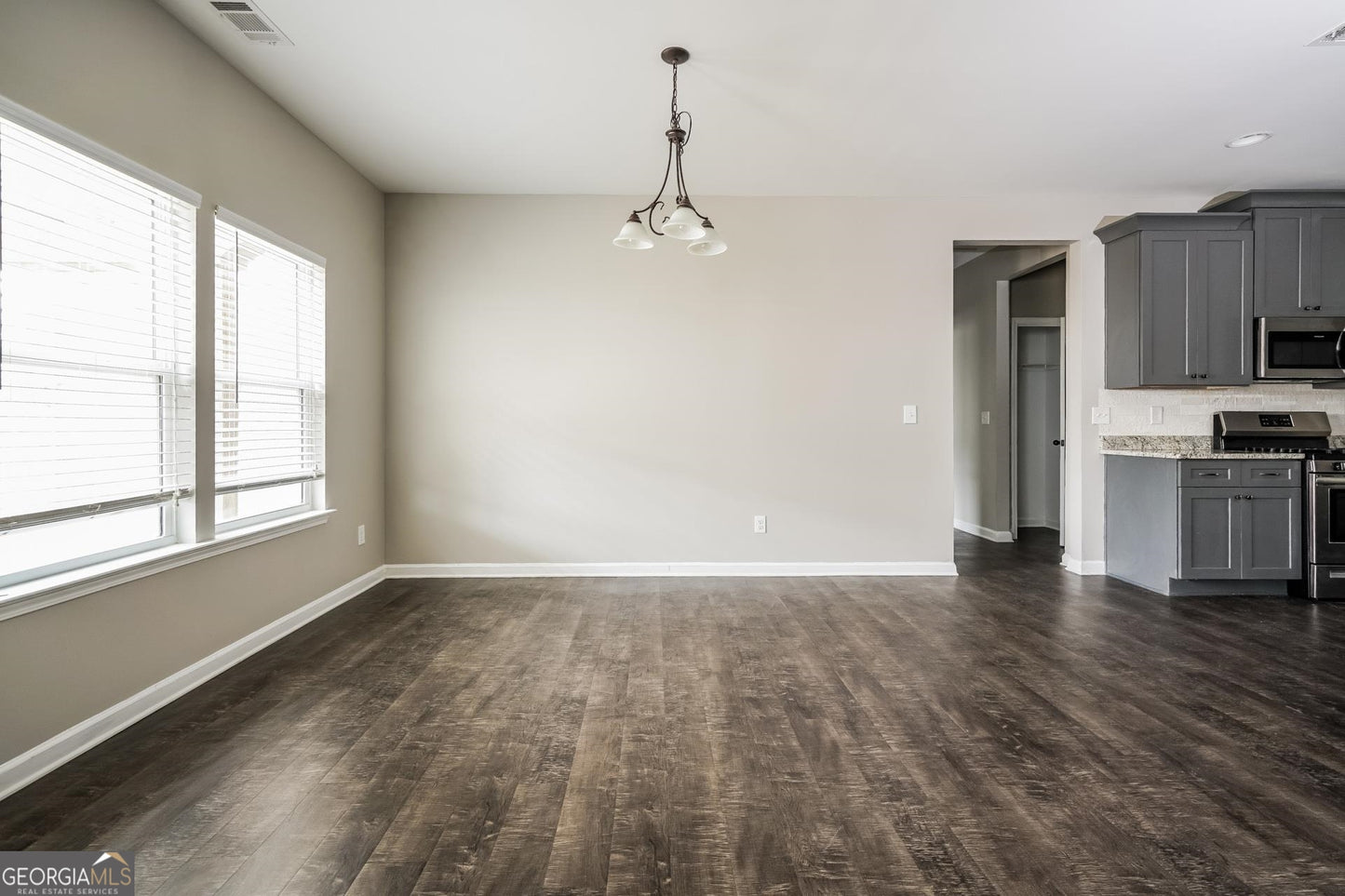 4 bedroom 2 bath house in Dallas