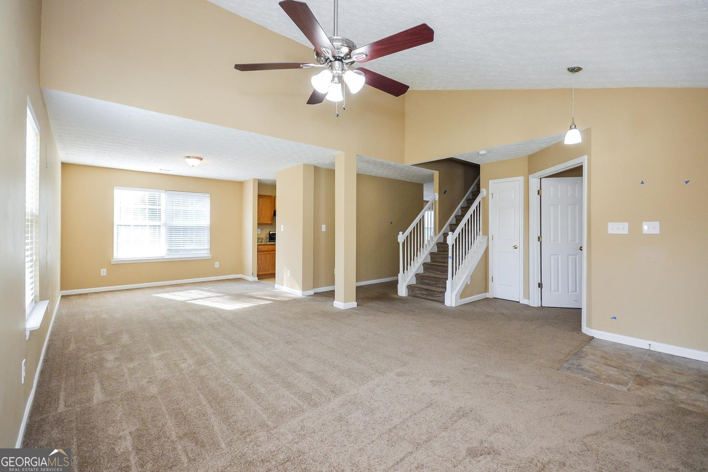 5 bedroom 2.5 bath house in Loganville