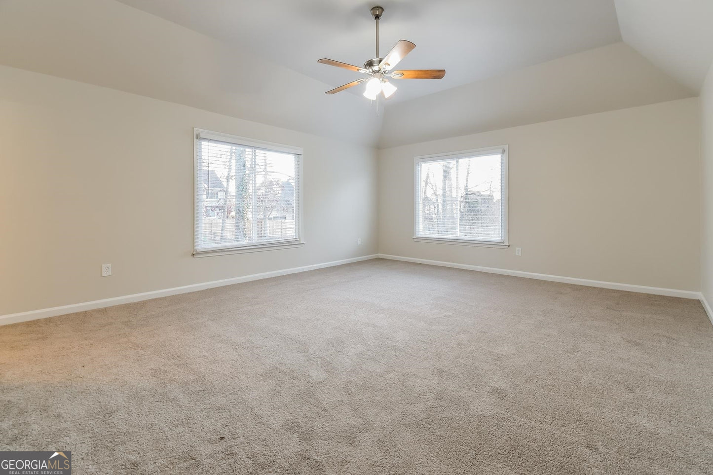 4 bedroom 2.5 bath house in Snellville