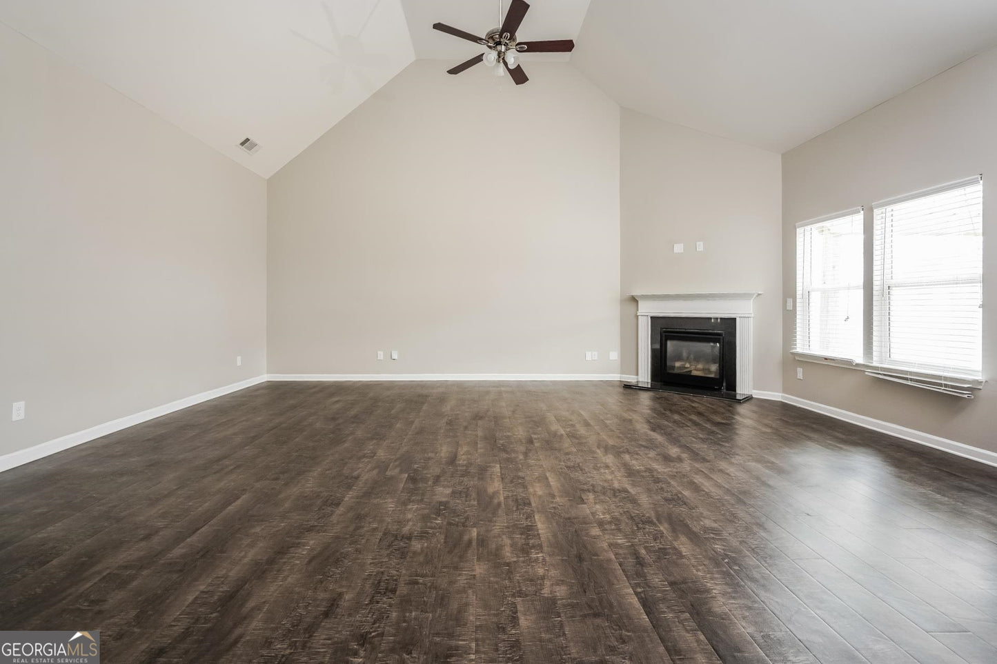 4 bedroom 2 bath house in Dallas
