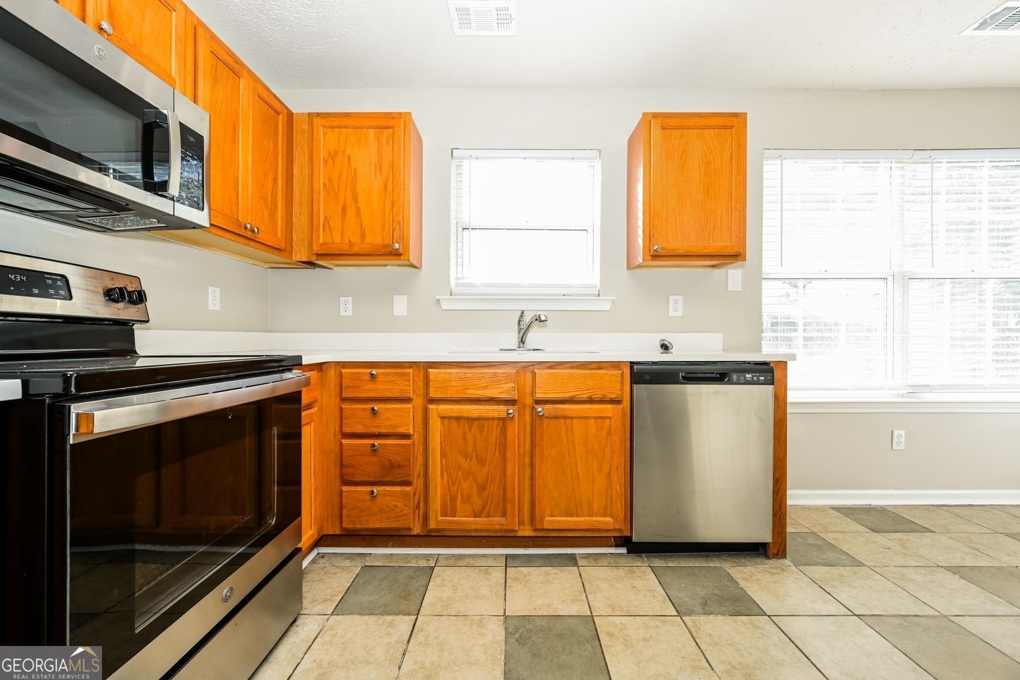 4 bedroom 2.5 bath house in Jonesboro