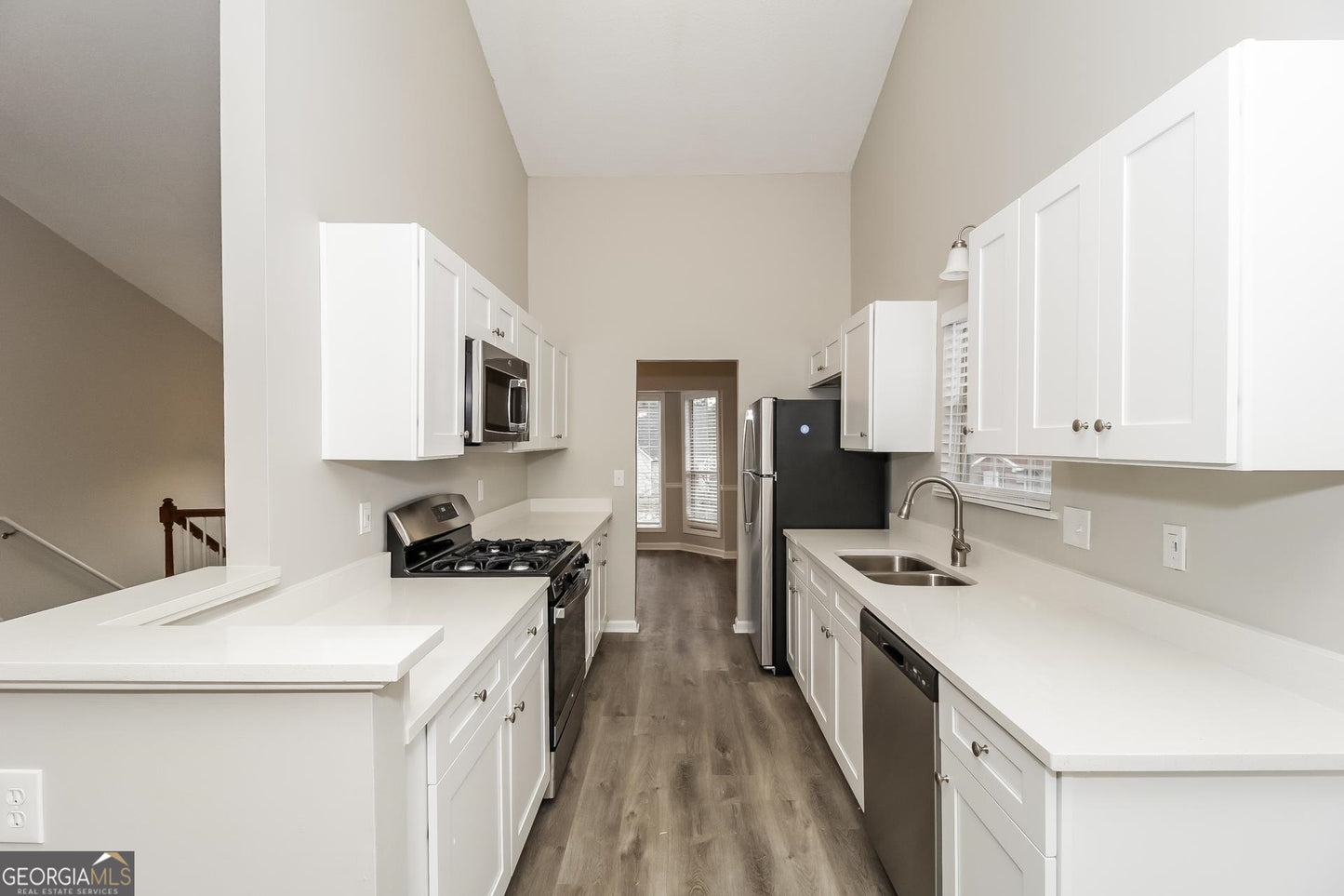 5 bedroom 3 bath house in Acworth