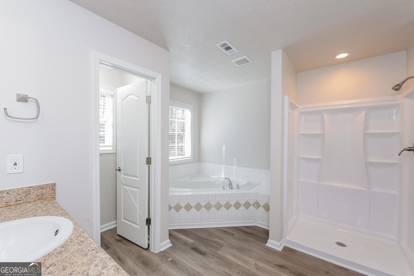 5 bedroom 3 bath house in Mcdonough