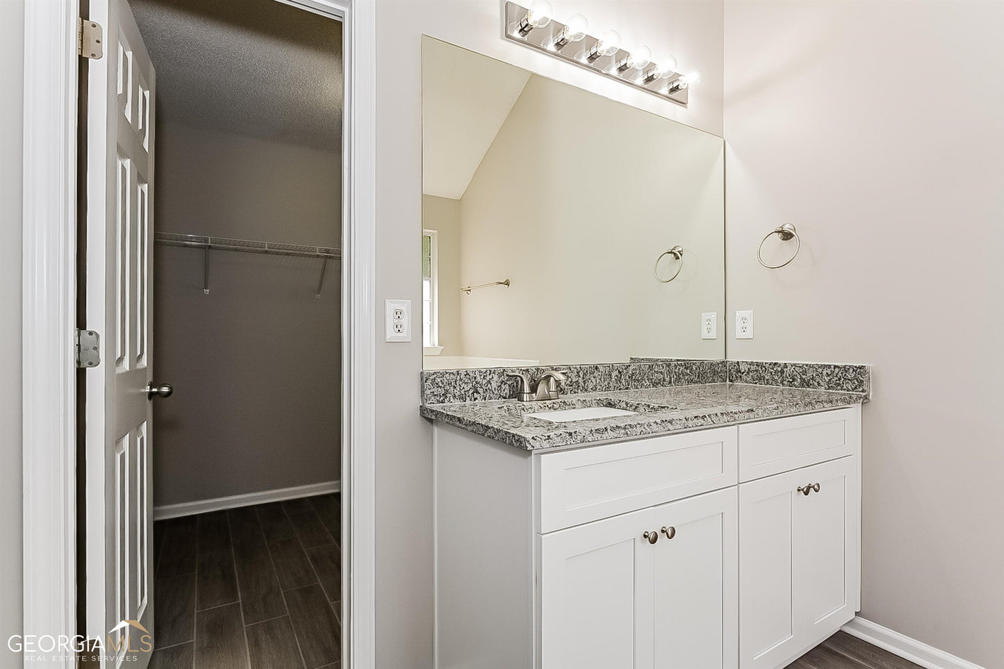 4 bedroom 2.5 bath house in Atlanta