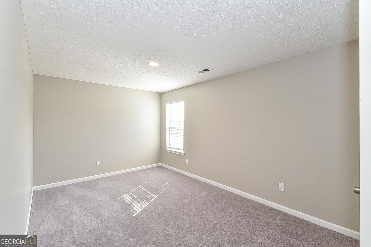 4 bedroom 2.5 bath house in Fairburn