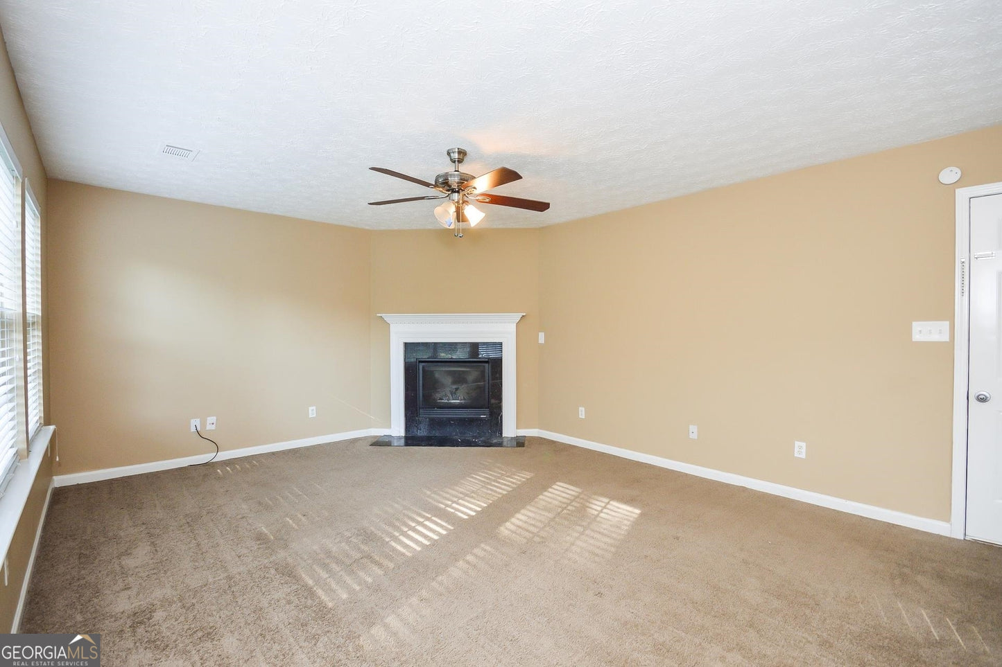 5 bedroom 2.5 bath house in Loganville