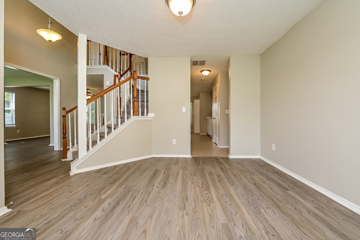 4 bedroom 2.5 bath house in Lithonia