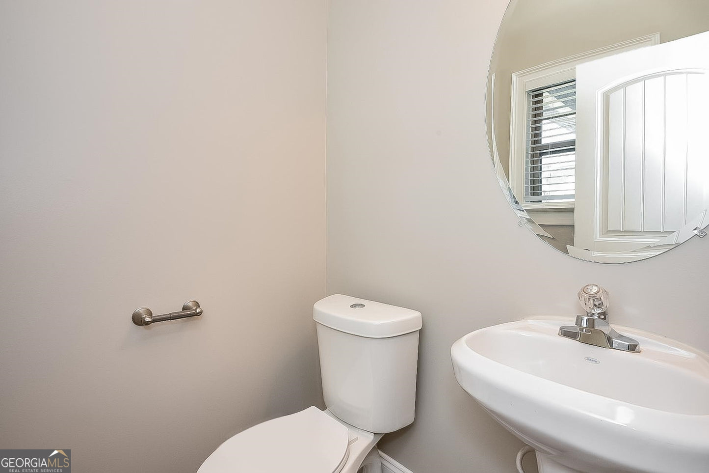 4 bedroom 2.5 bath house in Woodstock