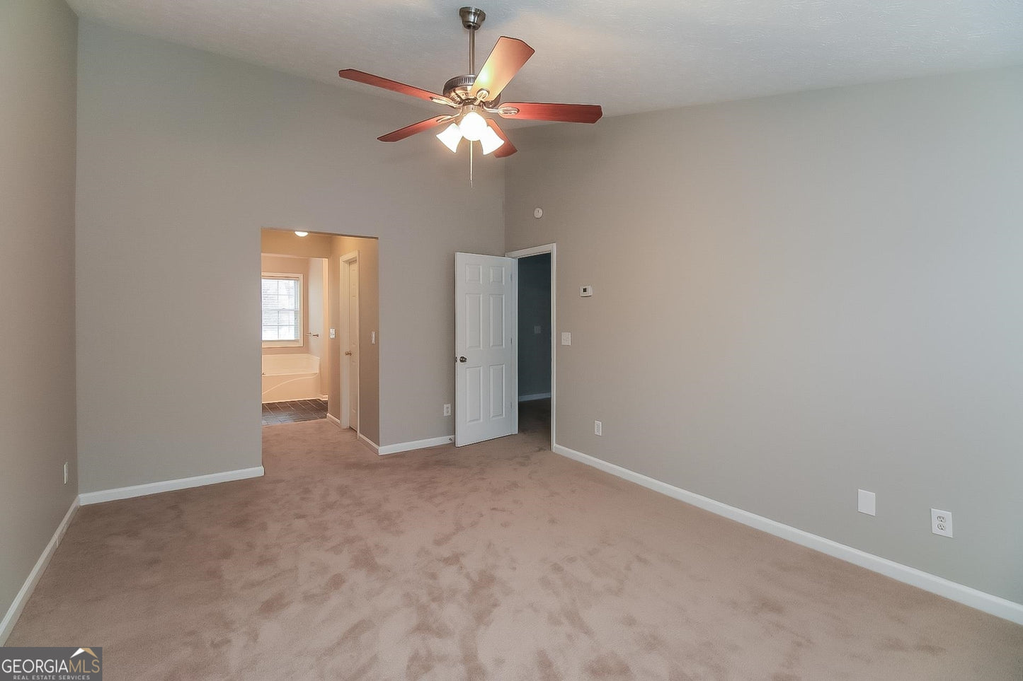 4 bedroom 2.5 bath house in Lithonia