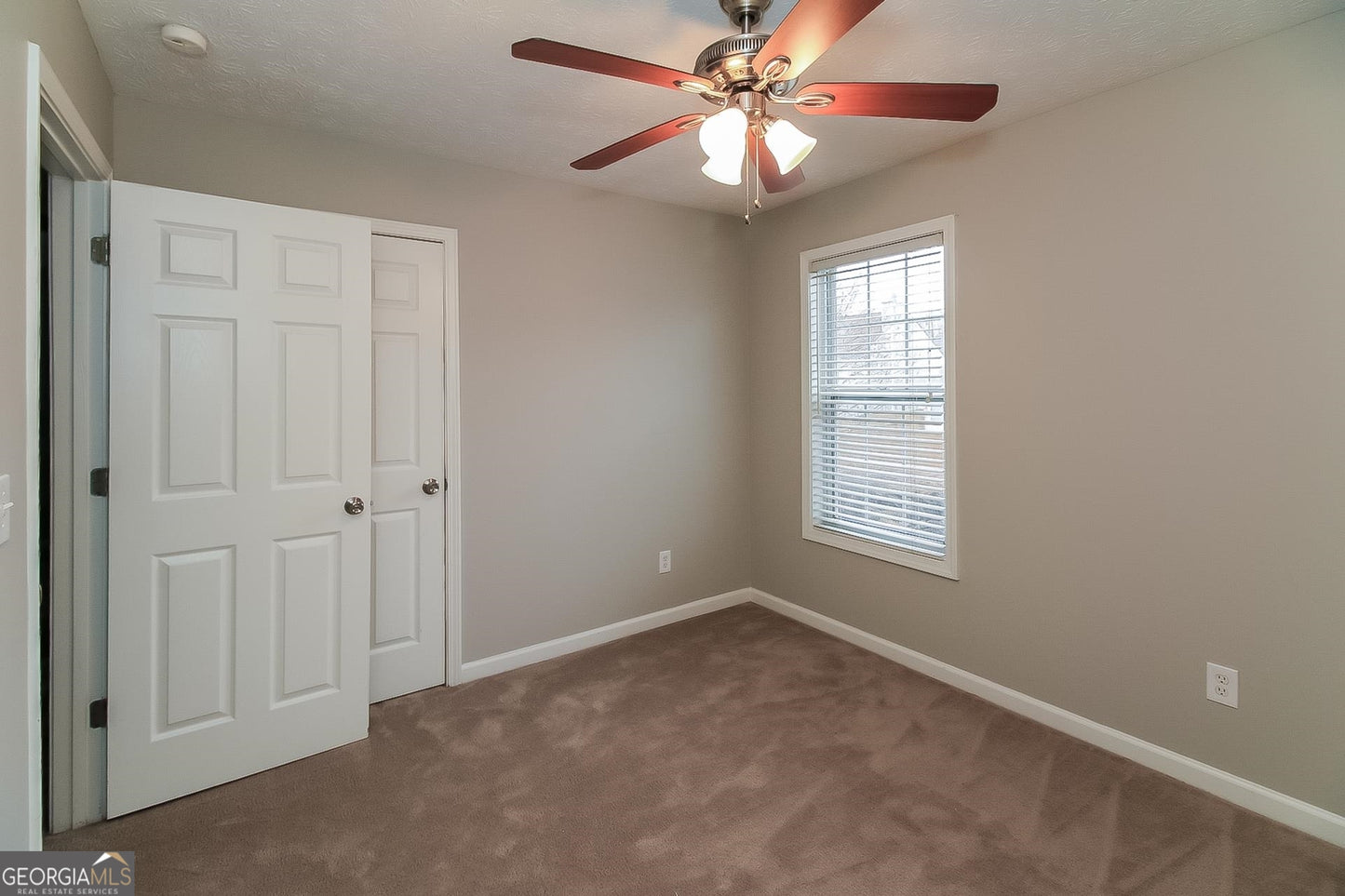 4 bedroom 2.5 bath house in Lithonia