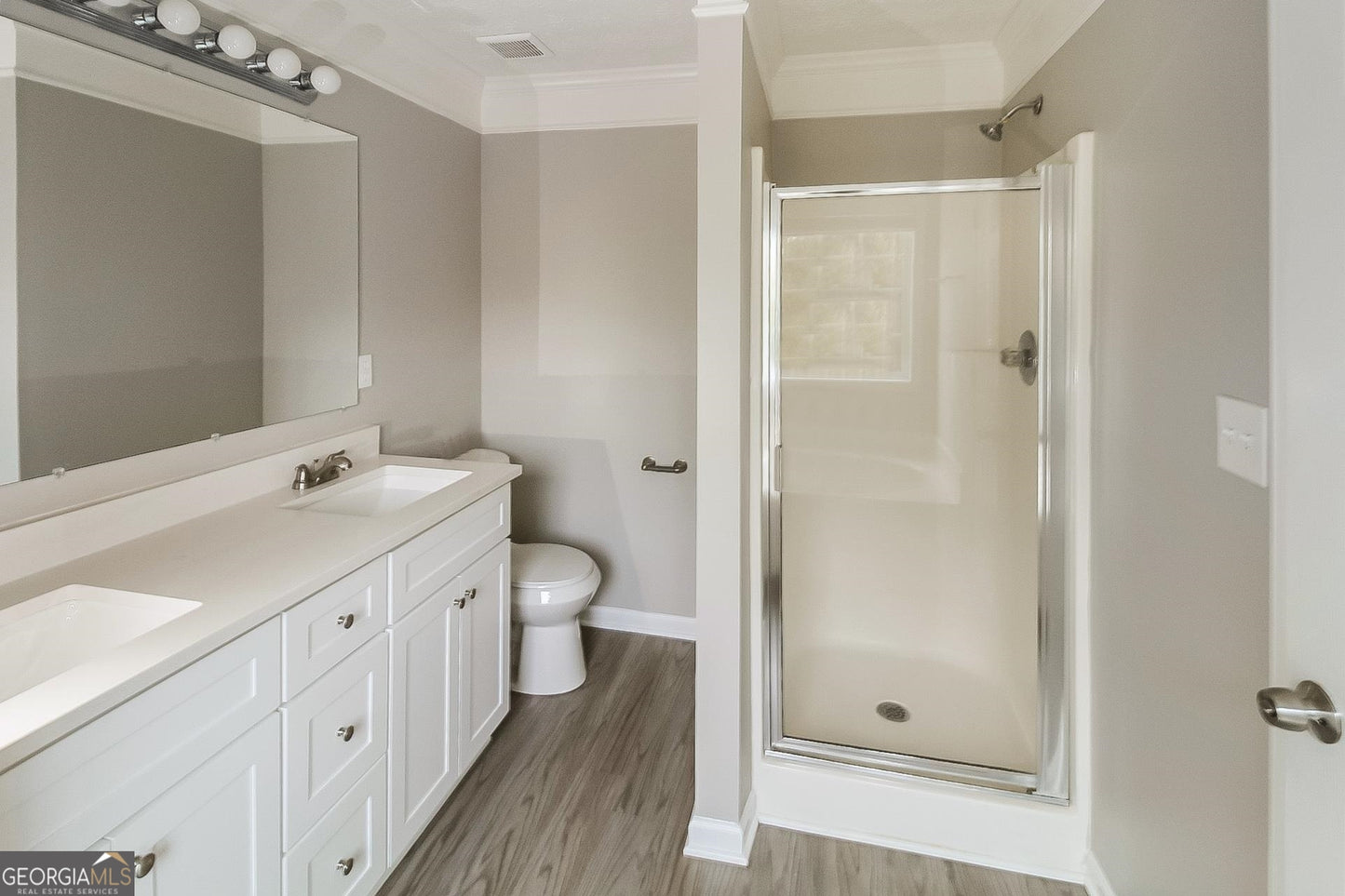 5 bedroom 3 bath house in Covington
