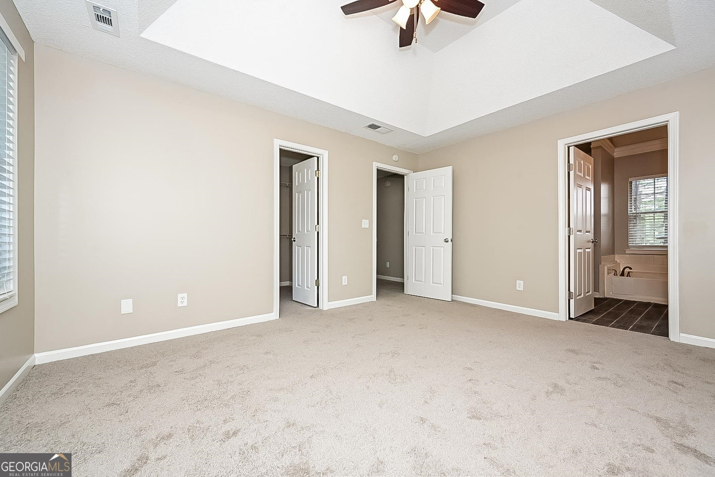 3 bedroom 2.5 bath house in Stockbridge