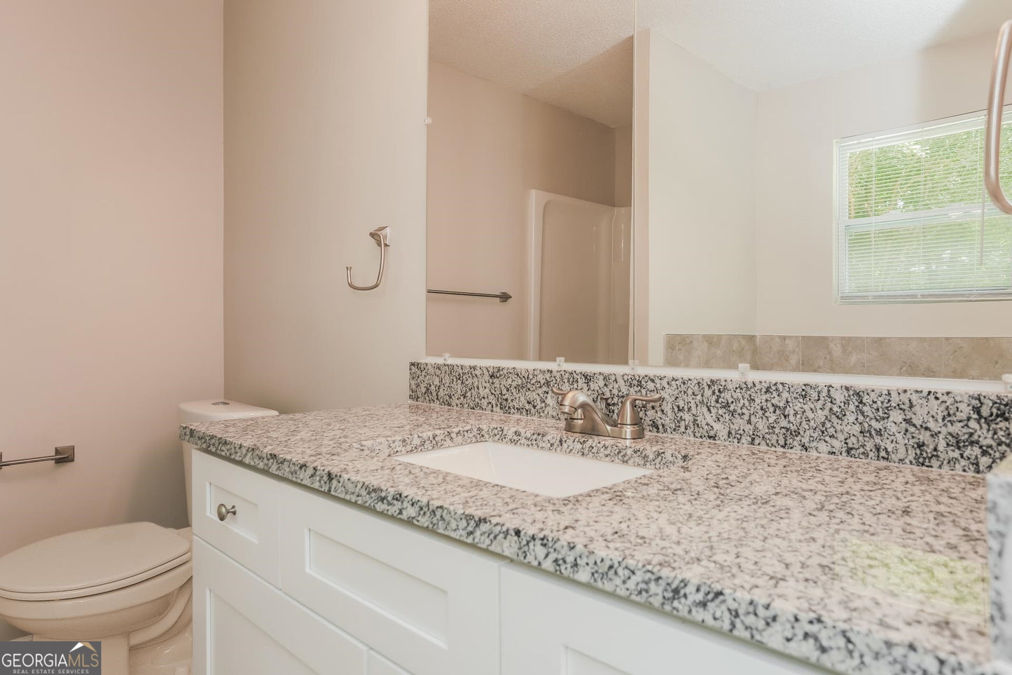 3 bedroom 2 bath house in stone mountain