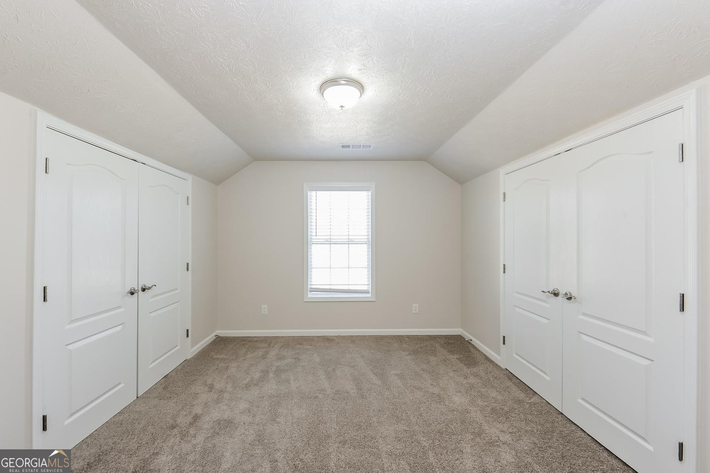 5 bedroom 3 bath house in Mcdonough