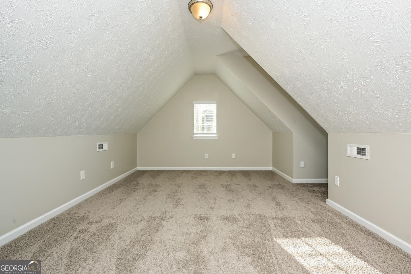 3 bedroom 2.5 bath house in McDonough