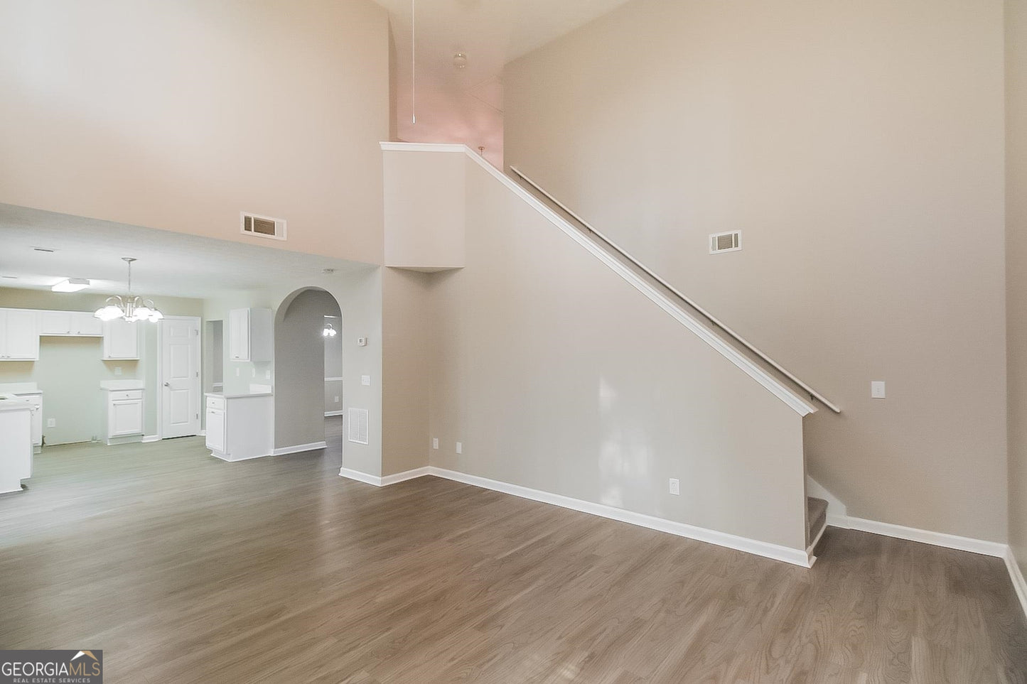 3 bedroom 2.5 bath house in Riverdale