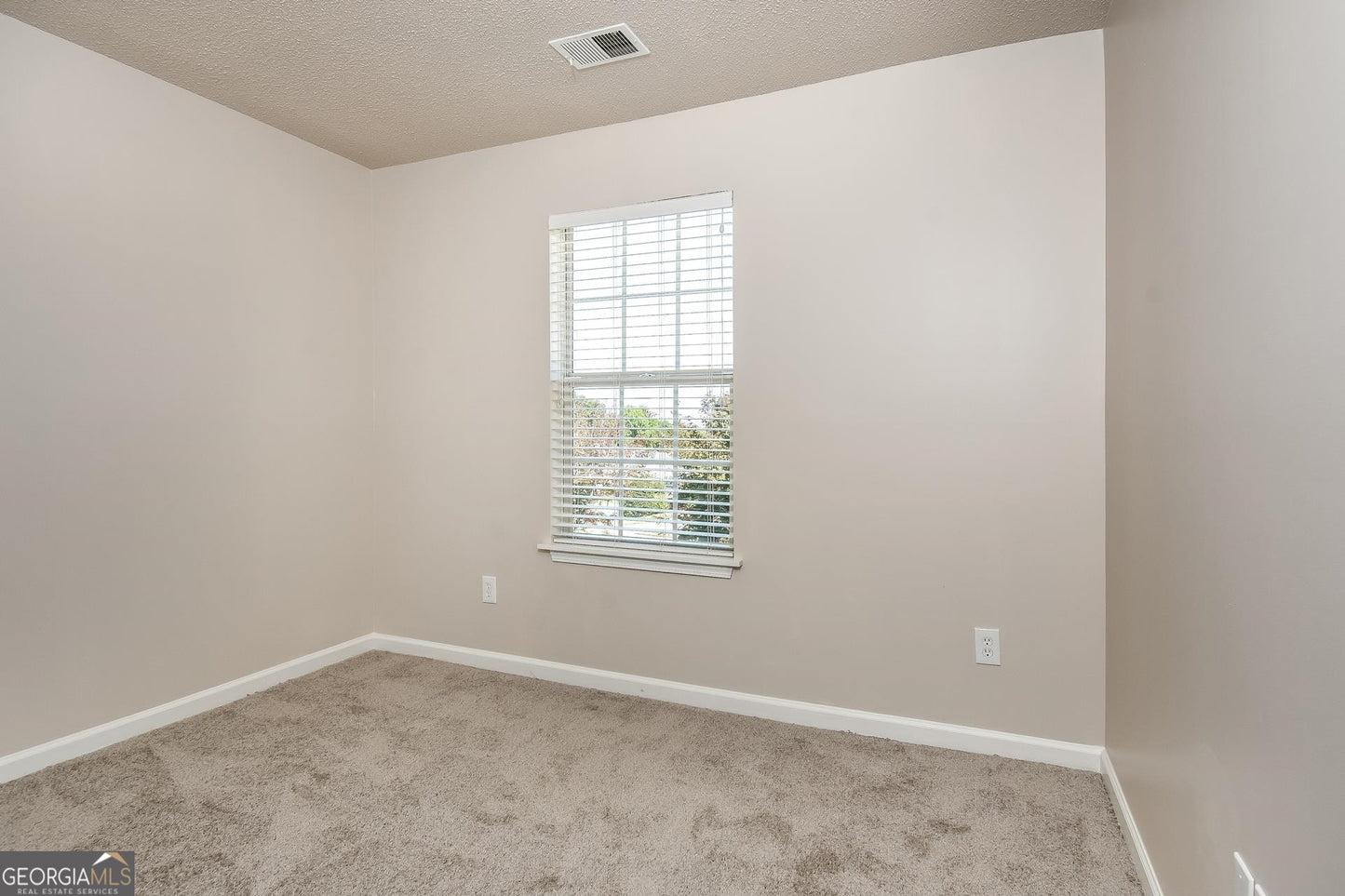 4 bedroom 3 bath house in Austell