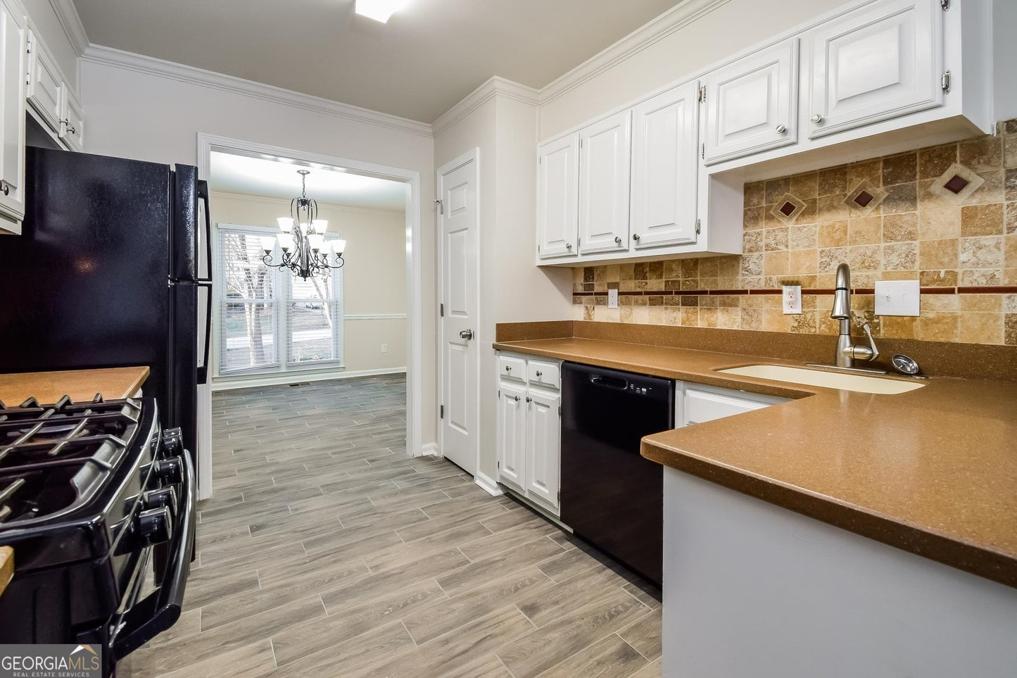 4 bedroom 2.5 bath house in Snellville