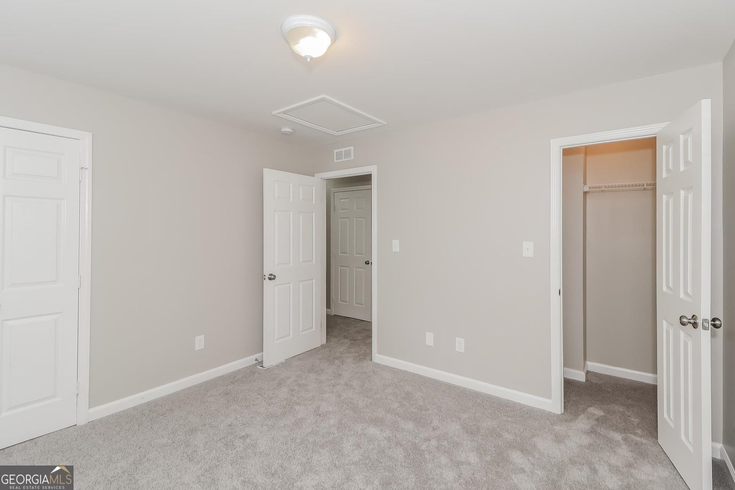 3 bedroom 2.5 bath house in Woodstock