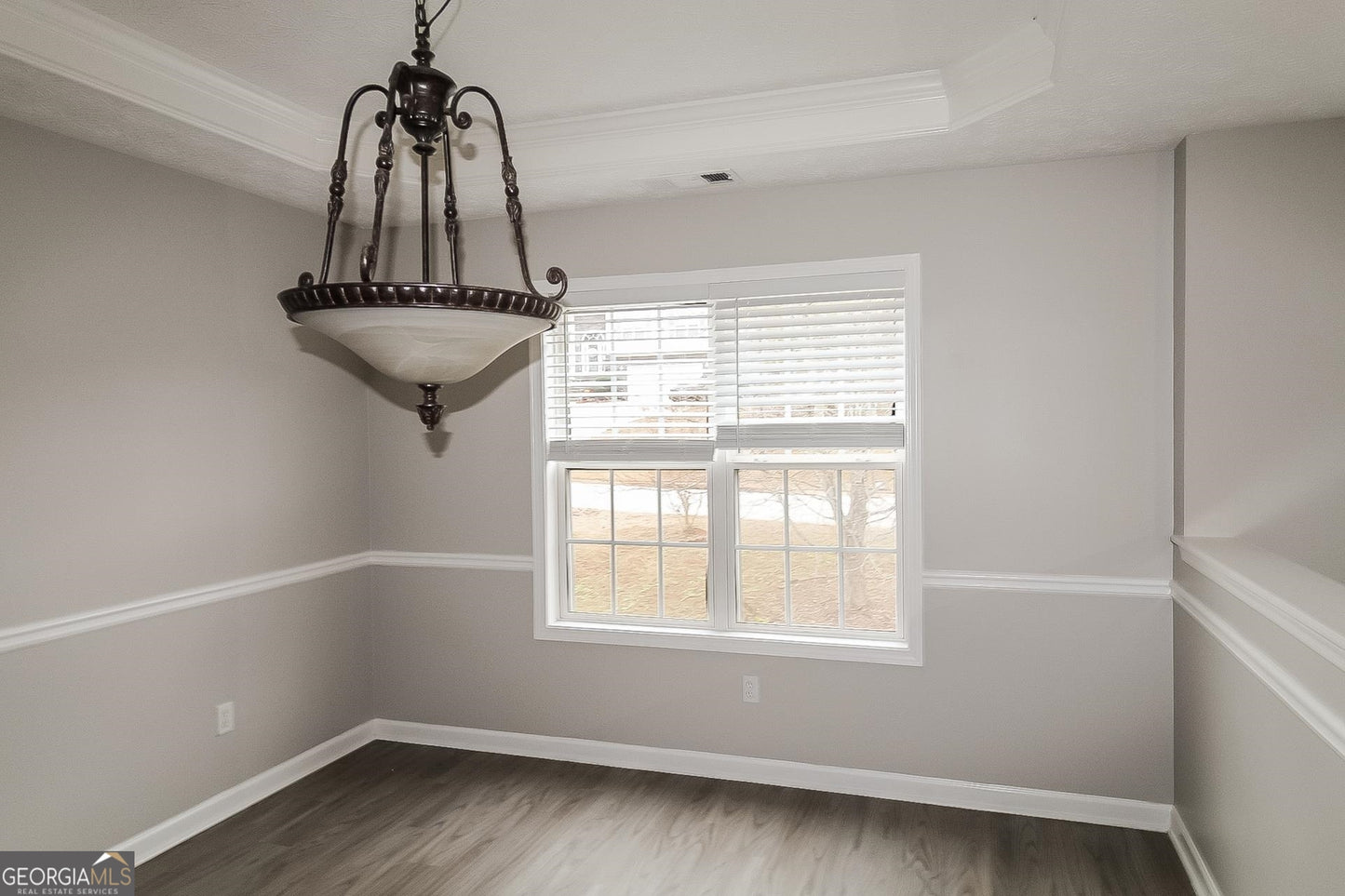 5 bedroom 3 bath house in Covington
