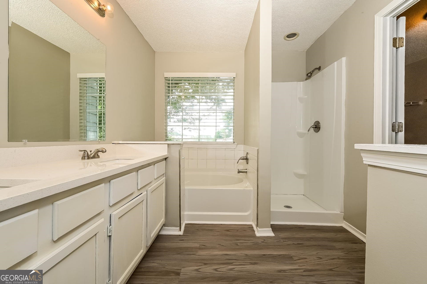 4 bedroom 2.5 bath house in Lithonia