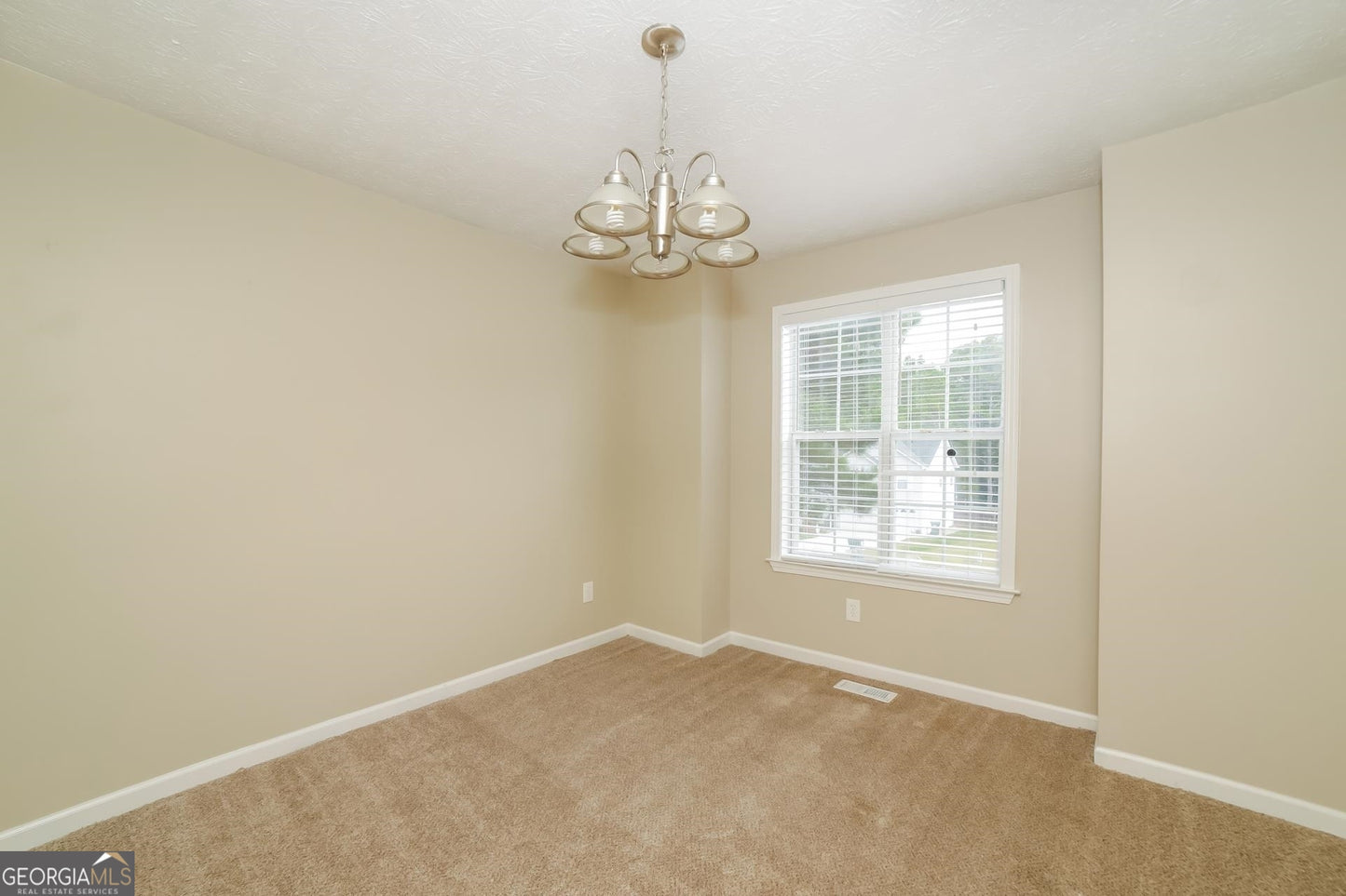 4 bedroom 2.5 bath house in Douglasville