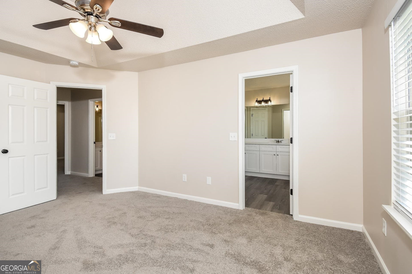 4 bedroom 3 bath house in Austell