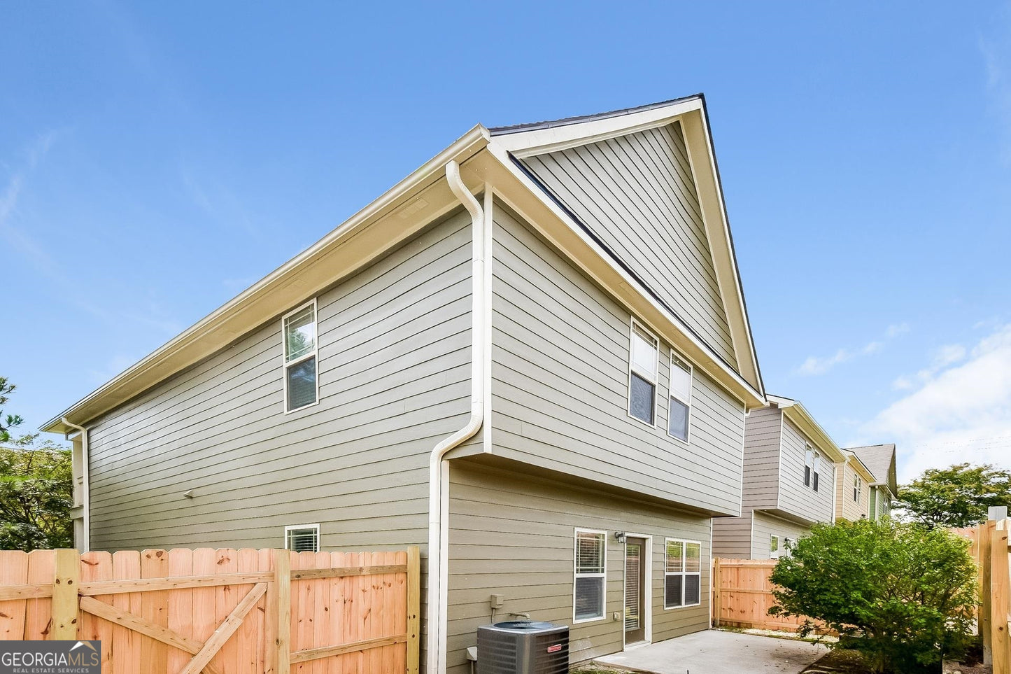 4 bedroom 2.5 bath house in Atlanta