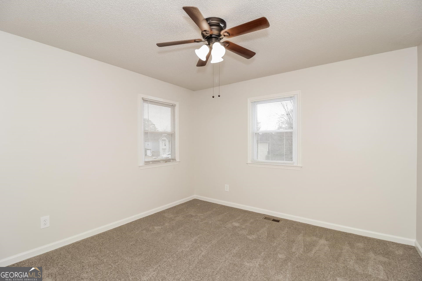 3 bedroom 2.5 bath house in Powder springs