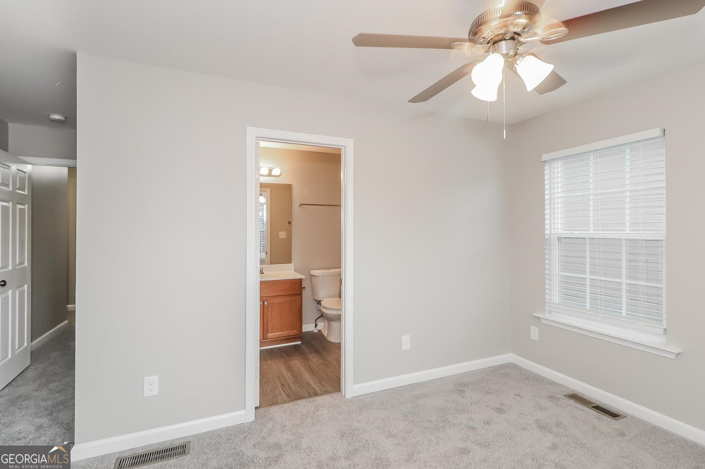 3 bedroom 2.5 bath house in Woodstock