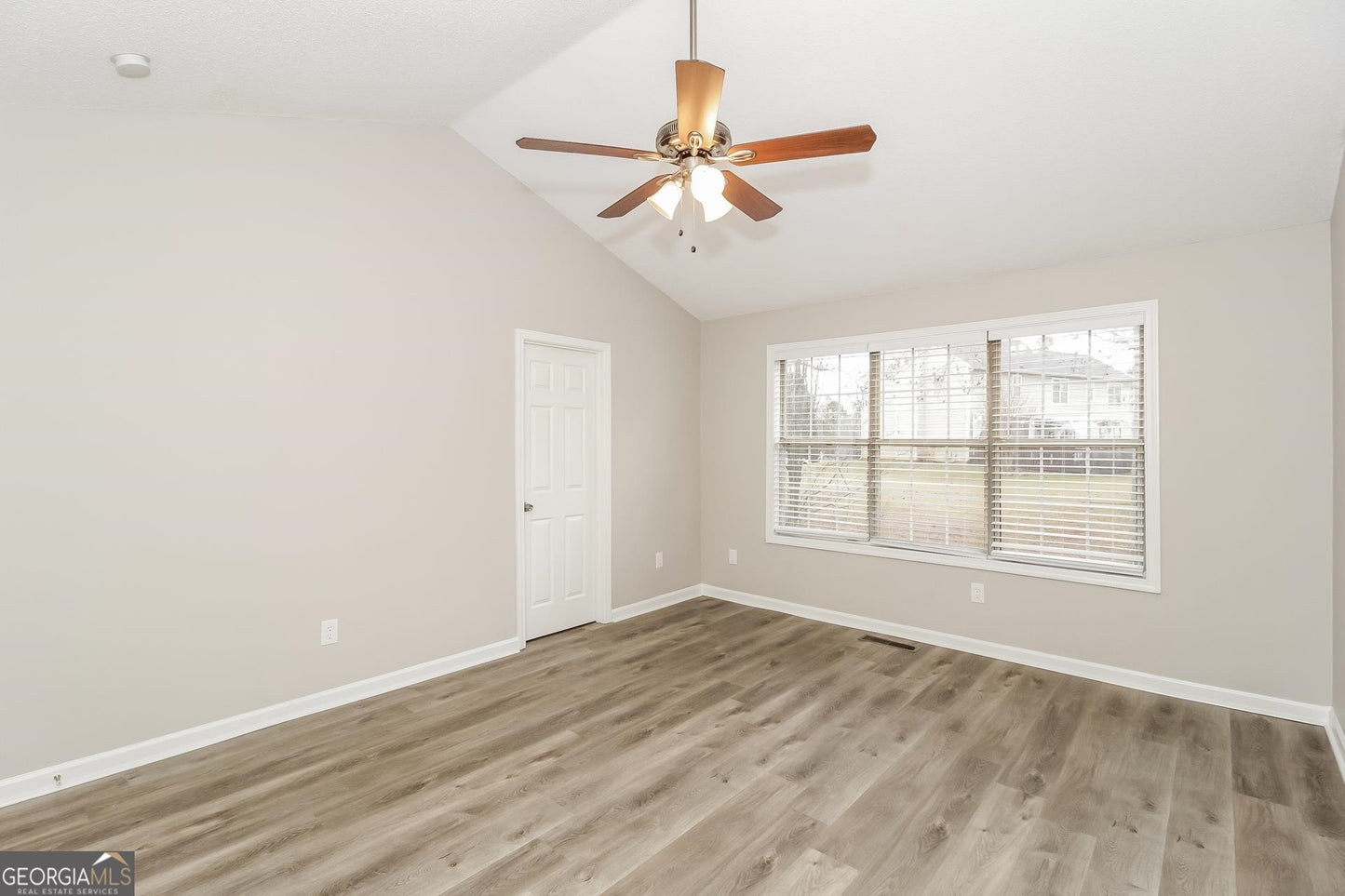 5 bedroom 3 bath house in Acworth