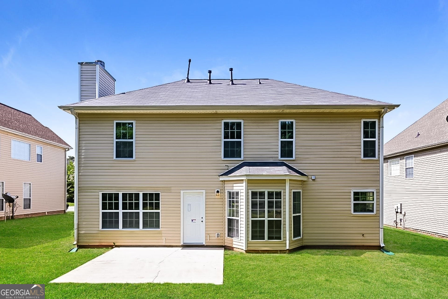 3 bedroom 2.5 bath house in Riverdale