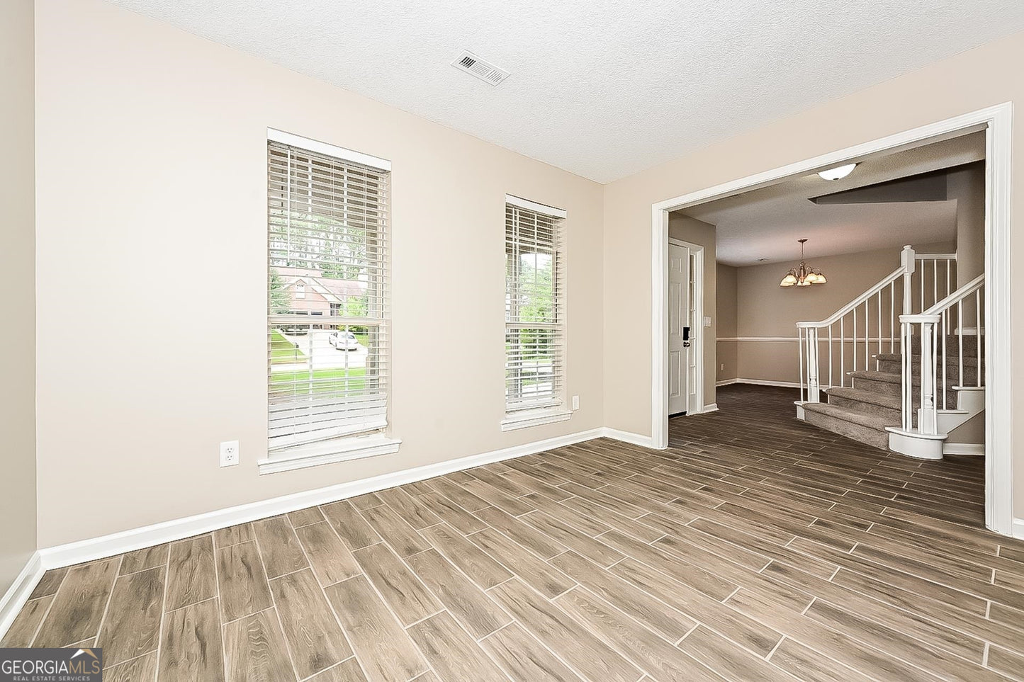 3 bedroom 2.5 bath house in Stockbridge