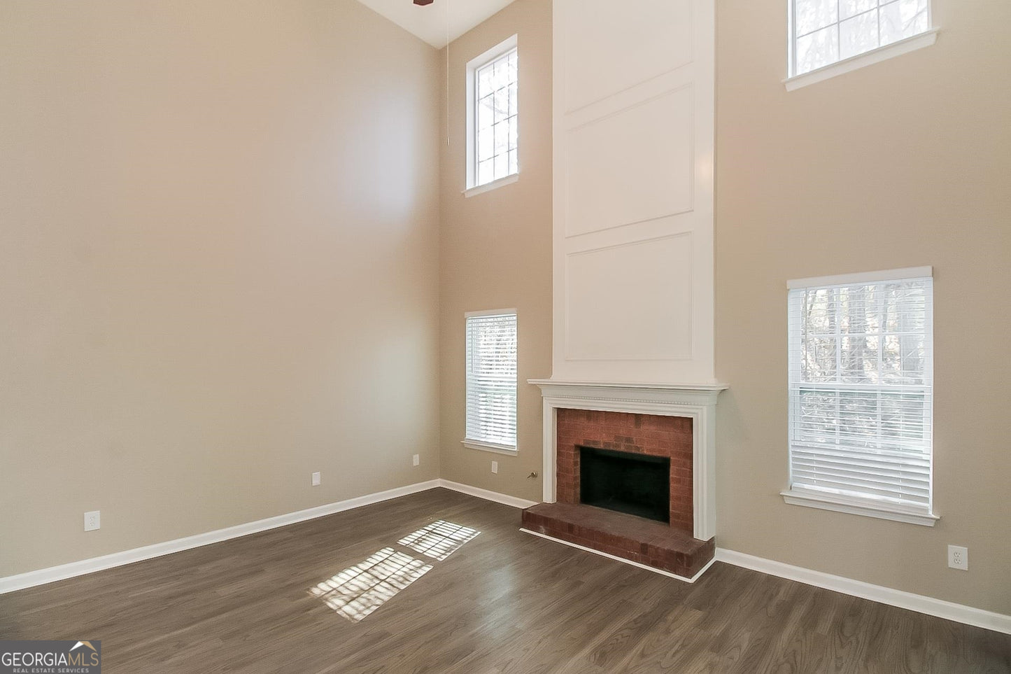 3 bedroom 2.5 bath house in Riverdale