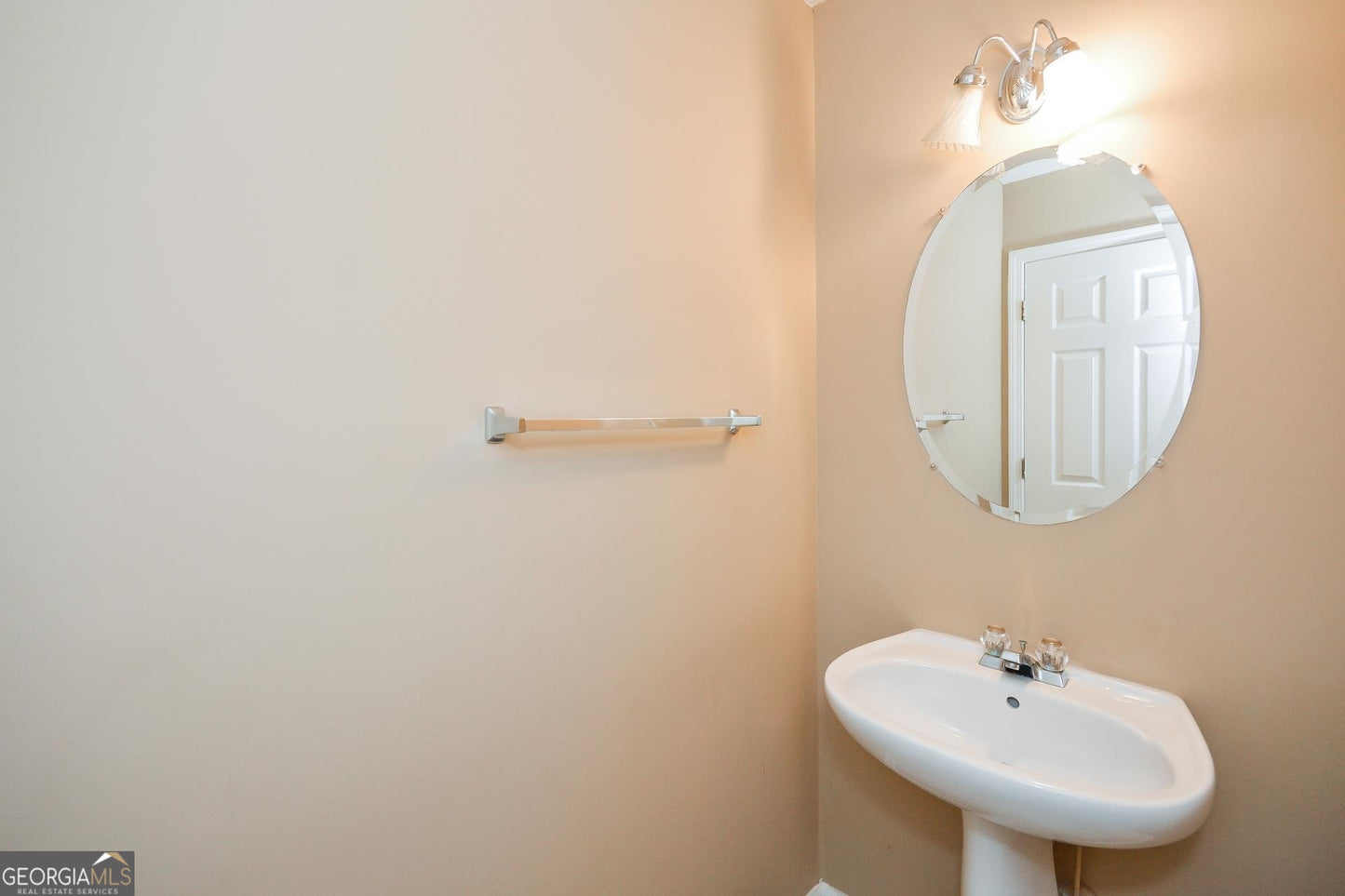 5 bedroom 2.5 bath house in Loganville