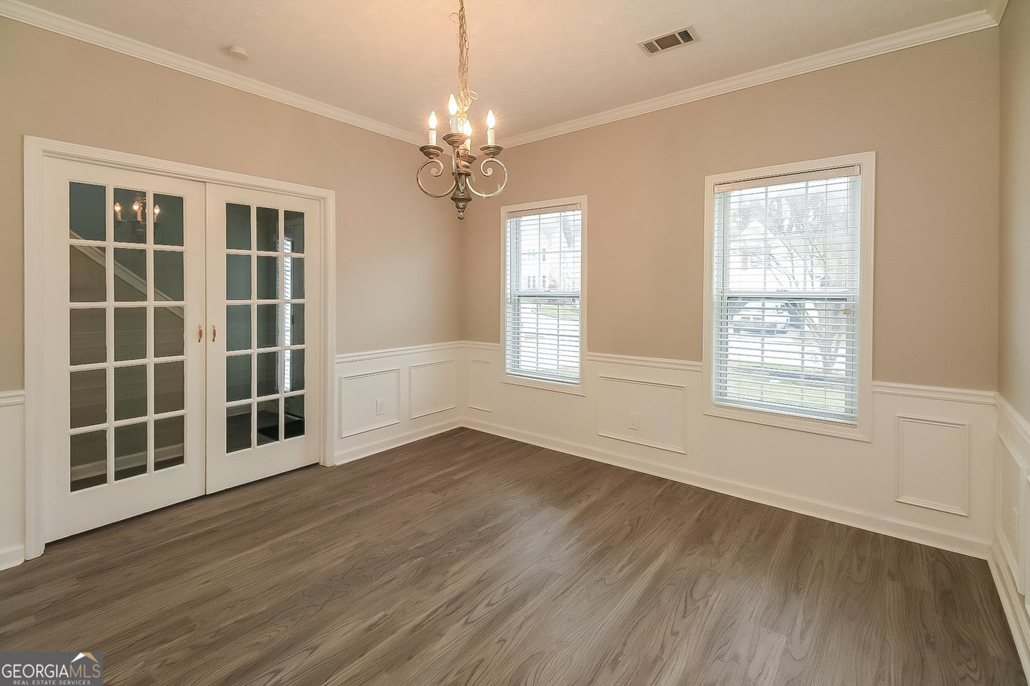 4 bedroom 2.5 bath house in Lithonia