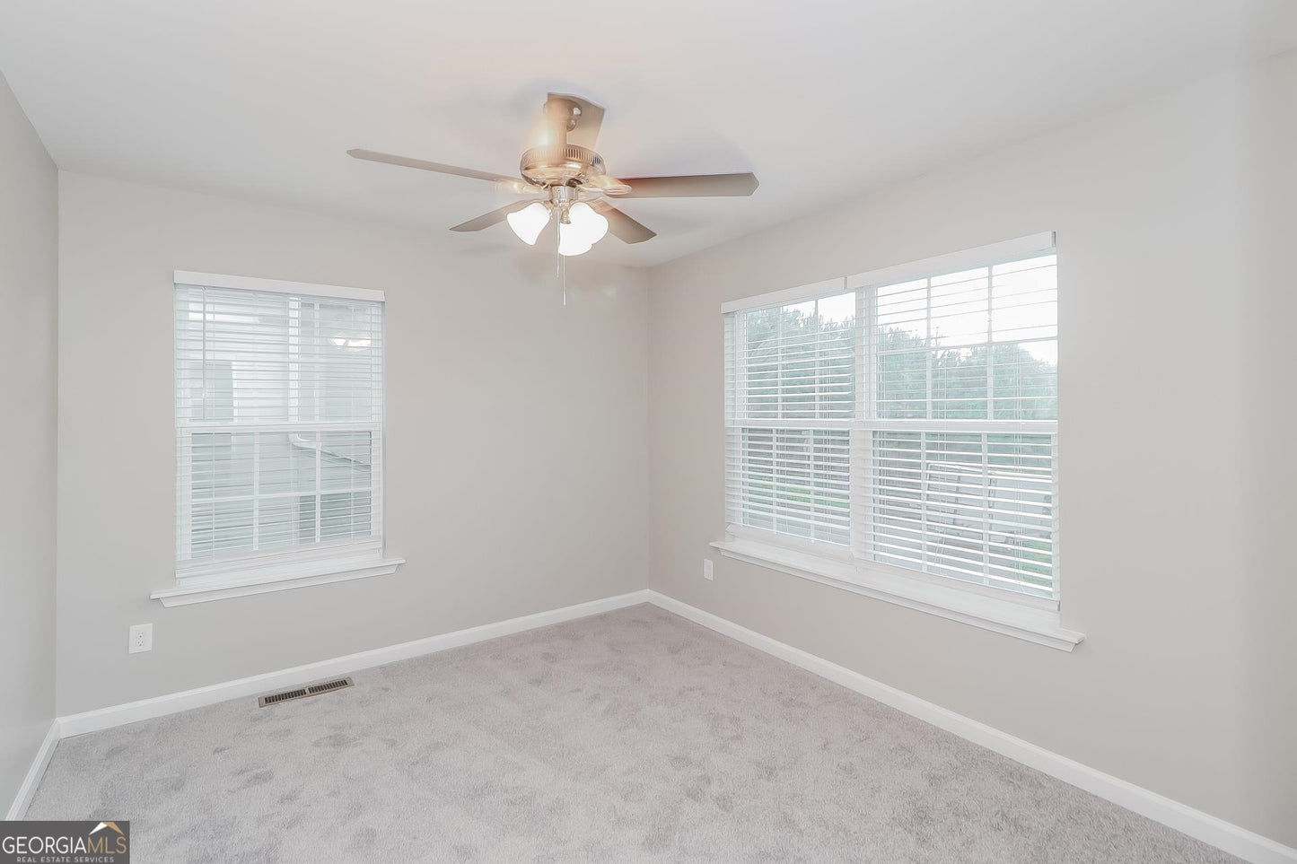 3 bedroom 2.5 bath house in Woodstock